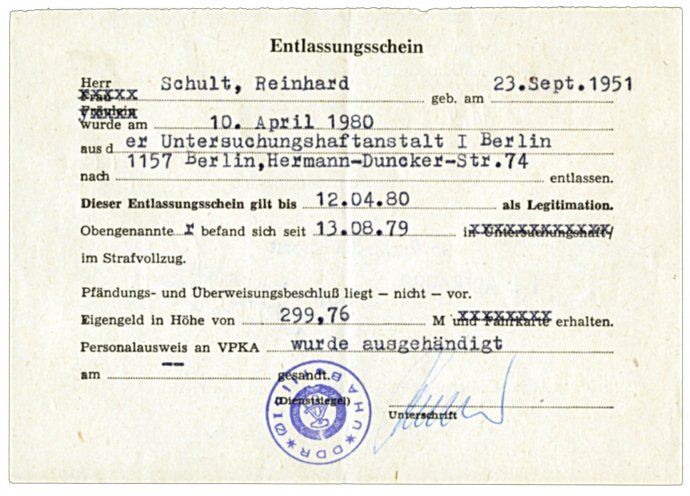 Acht Monate Haft wegen „öffentlicher Herabwürdigung“: Hier der Entlassungsschein von Reinhard Schult aus der Untersuchungshaftanstalt Berlin (1980). Quelle: Robert-Havemann-Gesellschaft
