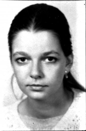 Passfoto Uta Ihlow (1986). Dieses Foto verwendet das MfS in einer Dokumentation über die Mitglieder der UB. Quelle: Robert-Havemann-Gesellschaft