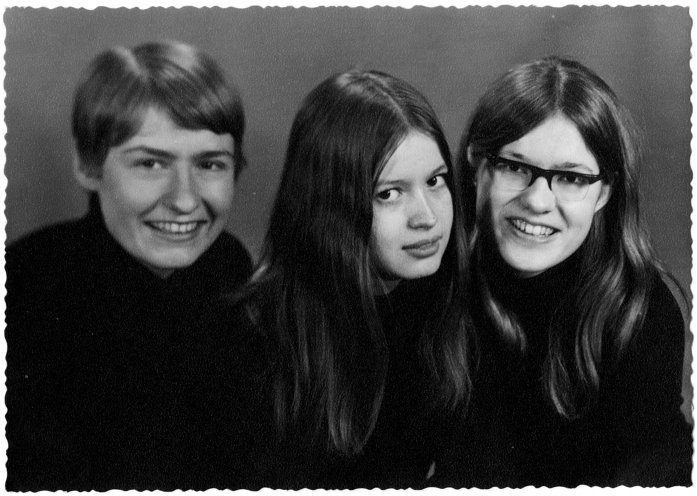 Hildegart Becker, Barbara Dunemann und Gerlinde Becker (von links). Das Foto entstand nach der Untersuchungshaft. Quelle: Robert-Havemann-Gesellschaft