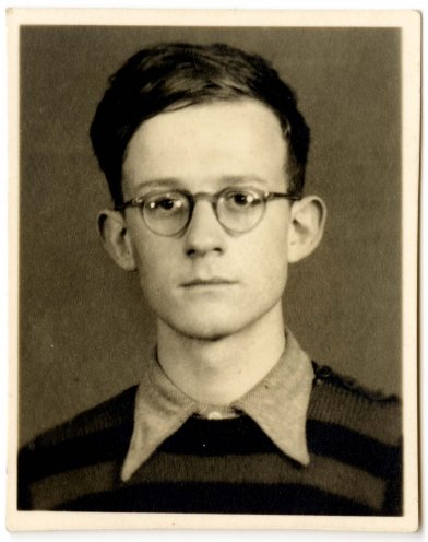 "Unter dem direkten Eindruck des Nationalsozialismus sollte uns keiner nachsagen können, dass wir uns nicht wehren. " Porträt des Schülers Thomas Ammer von 1953. Quelle: Robert-Havemann-Gesellschaft