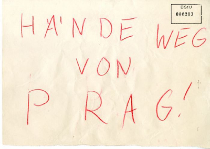 Flugblatt, welches Bettina Wegner geschrieben und in der Mühlenstraße in Berlin Pankow verteilt hat. „Dass da sozialistische Länder in ein anderes sozialistisches Land einmarschieren, das konnte ich nicht einfach so hinnehmen.“