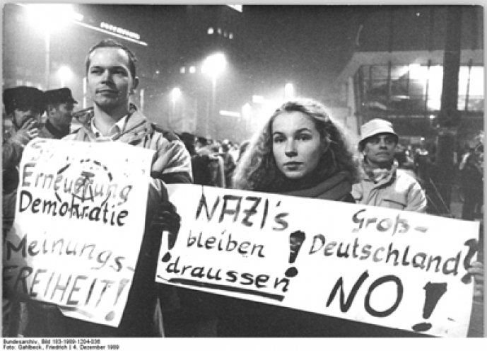 150.000 Leipziger demonstrieren am 4. Dezember 1989 auf dem Karl-Marx-Platz. Quelle: Bundesarchiv/183-1989-1204-036/Friedrich Gahlbeck