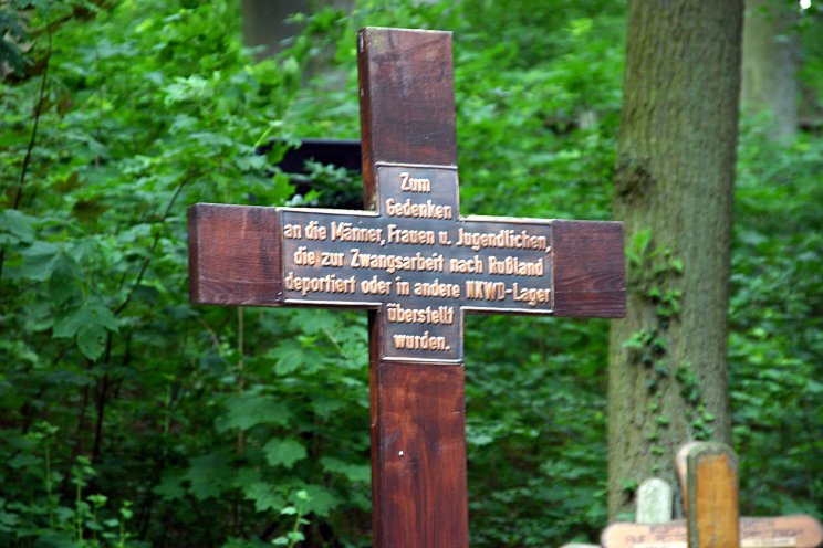 Ein tödlicher Ort: Im September 1946 ist das Speziallager mit rund 10.700 Häftlingen so voll wie nie zuvor. Insgesamt kommen in Fünfeichen nach 1945 etwa 5.200 Personen ums Leben. Quelle: Robert-Havemann-Gesellschaft/Frank Ebert / RHG_Fo_HAB_16728