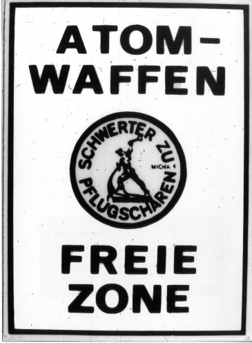 Anfang der 1980er Jahre werden Postkarten mit dem Symbol der Friedensbewegung in der DDR verschickt. Quelle: Robert-Havemann-Gesellschaft/Uwe Behr
