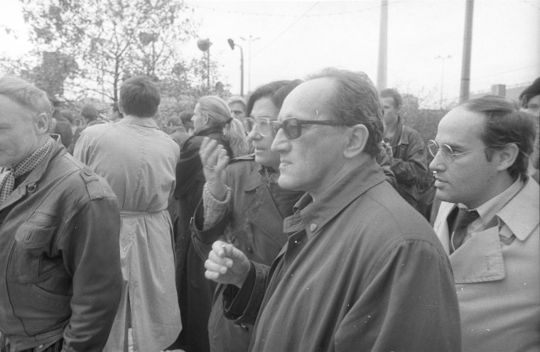 Der Dramatiker Heiner Müller auf der Abschlusskundgebung am 4. November 1989 auf dem Alexanderplatz. Quelle: Robert-Havemann-Gesellschaft/Andreas Kämper/RHG_Fo_AnKae_301