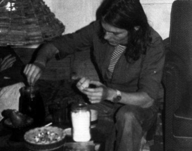 Matthias Domaschk in seiner Wohnung Am Rähmen 3 in Jena 1976.