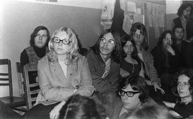 Eine der vielen Veranstaltungen in den Räumen der Jungen Gemeinde Jena-Stadtmitte um 1973/74. Quelle: Robert-Havemann-Gesellschaft