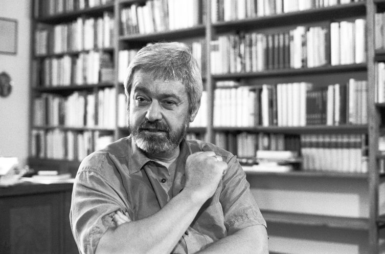 Am 17. November 1976 gehört Jurek Becker zu den Erstunterzeichnern des Offenen Briefs gegen die Ausbürgerung Wolf Biermanns. Am selben Abend verliest er diesen Brief bei einer Lesung im Jenaer Klub der Intelligenz. Am 18. November schreiben Mitglieder...