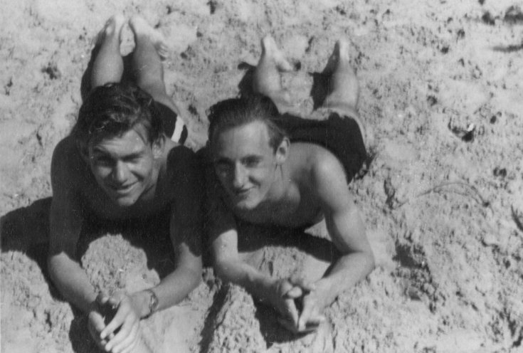 Ein Foto aus unbeschwerten Jugendzeiten: Werner Bork (links) und Karl-Heinz (Heiner) Kuhfuß. Quelle: Privat Archiv Werner Bork
