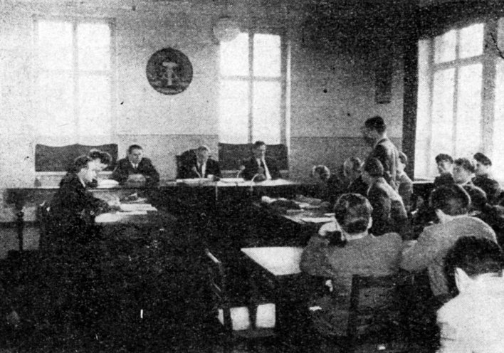 Prozess gegen drei 21-jährige Studenten aus Ilmenau. Rolf Schubert wird als Anführer einer „staatsfeindlichen Gruppierung“ zu einer Gefängnisstrafe von vier Jahren verurteilt. Dietrich Lanzrath muss drei Jahre und sechs Monate, Jürgen Maak zwei...