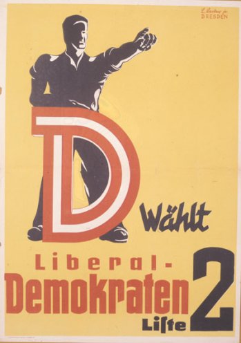 Die Liberalen treten mit diesem Plakat 1946 zu den Wahlen in der Sowjetischen Besatzungszone an. Der 20-jährige Arno Esch formuliert das Grundsatzprogramm seiner Partei mit und lehnt für die LDP eine Rolle als gleichgeschaltete Blockpartei der SED ab.