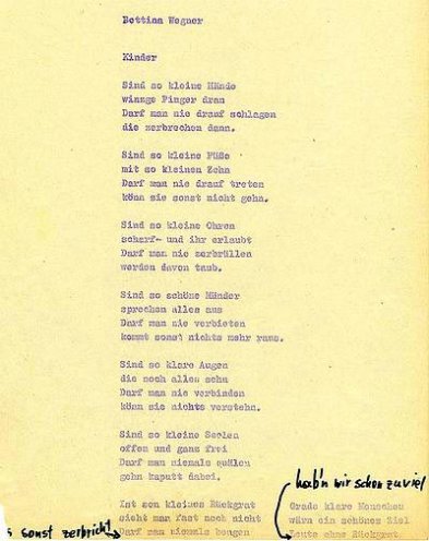 Bettina Wegner ist auf dem Weg, eine erfolgreiche Liedersängerin zu werden. Ihr Song „Sind so kleine Hände“ von 1978 wird als Aufruf zu einer Erziehung ohne Gewalt in ganz Deutschland bekannt.