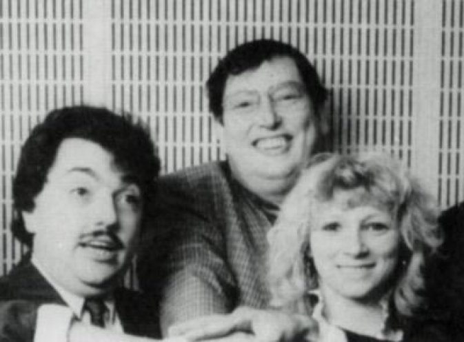 Die verantwortlichen Mitarbeiter von Radio Hundert,6: Georg Gafron (links), der 1977 in einem Kofferraum aus der DDR in die Bundesrepublik flüchtete, gilt im Umgang mit der DDR als ein politischer Hardliner. 1980 wird er beim RIAS in Berlin Redakteur...
