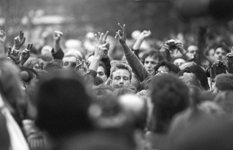 Demonstranten am 7. Oktober 1989 auf dem Alexanderplatz.