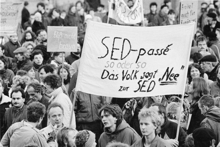 Demonstration durch die Ostberliner Innenstadt mit Abschlusskundgebung auf dem Alexanderplatz. Quelle: Robert-Havemann-Gesellschaft/Rolf Walter