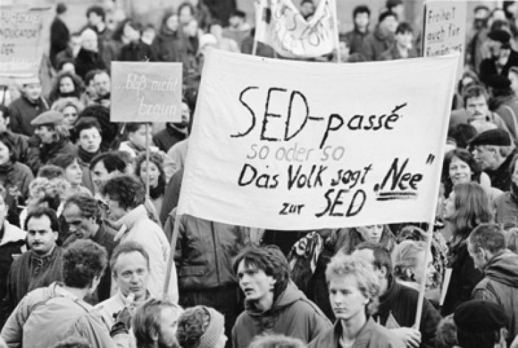 Demonstration durch die Ostberliner Innenstadt mit Abschlusskundgebung auf dem Alexanderplatz. Robert-Havemann-Gesellschaft/Rolf Walter