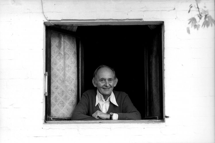 Erst nach zwei Jahren Hausarrestes, im Mai 1979, darf sich der DDR-Regimekritiker Robert Havemann wieder ohne besondere Genehmigung außerhalb seines Hauses bewegen. Doch gleich darauf, im Juni 1979, wird er in einem Zoll- und Devisenverfahren, dessen...