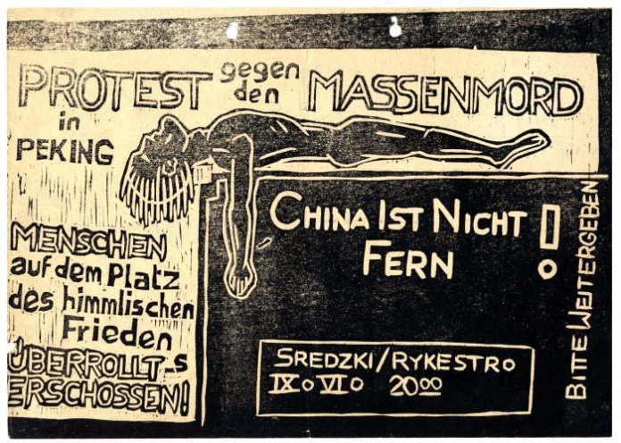 Aufruf zum Protest gegen den Massenmord in Peking am 9. Juni 1989 in Ost-Berlin. Die Demonstranten werden sofort festgenommen, verhört und mit Ordnungsstrafen belegt. Der Aufruf war in einem Jugendklub verteilt worden. Der Klubleiter wird am nächsten...