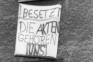 "Die Akten gehören uns!", Teaser Aufruf zur Mahnwache