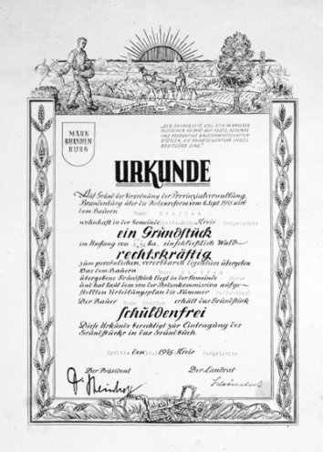 Jedem Bauern gleich viel Land: Auf ihrer zweiten Parteikonferenz am 12. Juli 1952 beschließt die SED die Kollektivierung der Landwirtschaft nach sowjetischem Vorbild. Die durch die Bodenreform entstandenen kleinen privaten Landwirtschaftsbetriebe sollen...