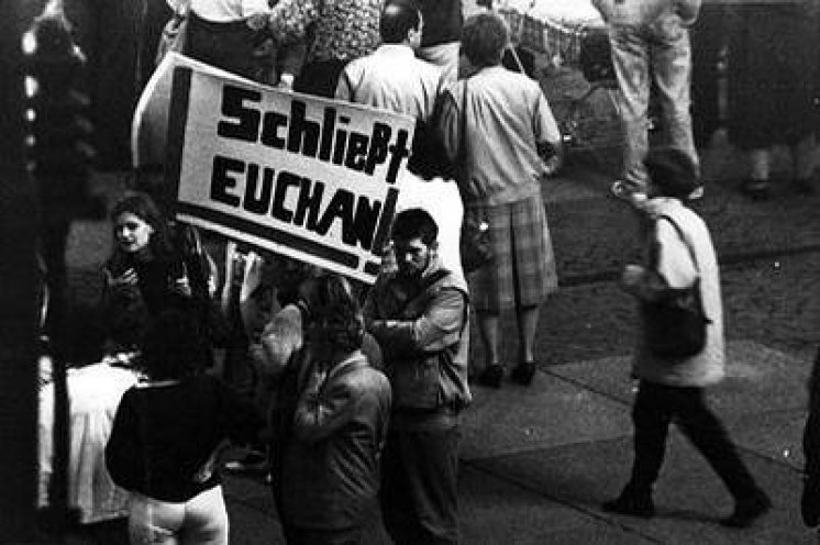 „Schließt euch an“: Demonstration in Halle/Saale im Herbst 1989.