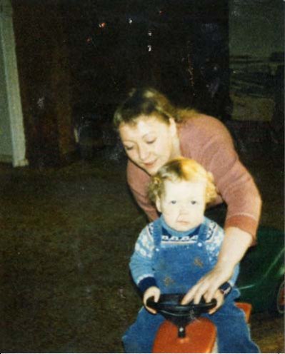 Evelyn Zupke mit Sohn Philipp 1988.