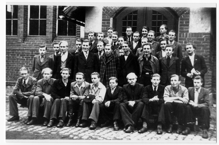 Die Schüler der 11. Klasse der Karl-Marx-Oberschule in Altenburg im Sommer 1949. Hans Joachim Näther ist noch nicht auf dem Bild, er kommt erst in der 12. Klasse dazu. Quelle: Robert-Havemann-Gesellschaft