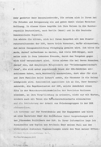 13. Juni 1983: Brief von Roland Jahn an den UNO-Generalsekretär Javier Perez de Cuellar, den er darum bittet, sich bei Erich Honecker für seine Rückkehr in die DDR einzusetzen. Quelle: Robert-Havemann-Gesellschaft, Seite 2 von 2