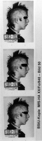 Punk = kriminell: Ab 1982 befasst sich die Stasi in einem bis dahin nie da gewesenem Ausmaß mit der jugendlichen Subkultur der Punker. Wo immer sie auftauchen, sind Punks den Repressionen der Staatsorgane ausgeliefert. Sie erhalten Platzverweise, Berlin-Verbot,...
