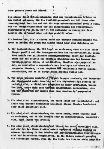 Öffentlicher Protestbrief des Weißen Kreises an Erich Honecker sowie an den Rat der Stadt Jena vom 17. Juni 1983. Eine Anschrift und die Unterschriften fehlen auf dem vorliegenden Dokument. Quelle: Robert-Havemann-Gesellschaft, Seite 1 von 3
