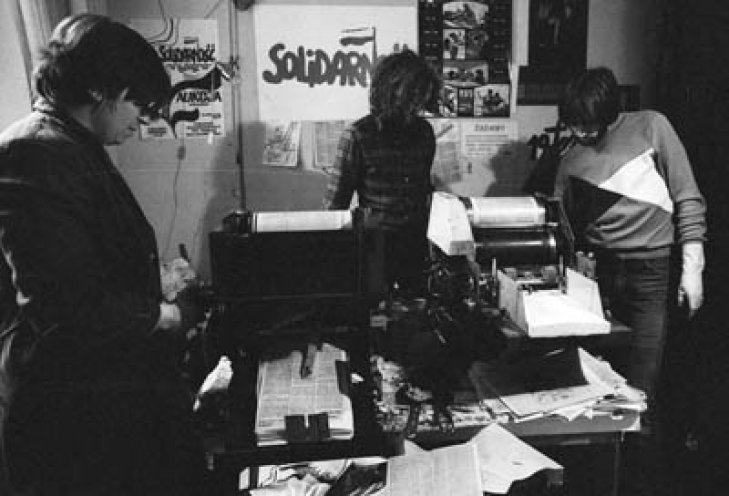 In der Nacht vom 12. auf den 13. Dezember 1981 kommt es in Polen zu einem Militärputsch des Generals Wojciech Jaruzelski. Das Kriegsrecht wird ausgerufen, die Solidarnosc verboten und ihre führenden Köpfe verhaftet. Im Bild: Aktivisten der Solidarnosc...