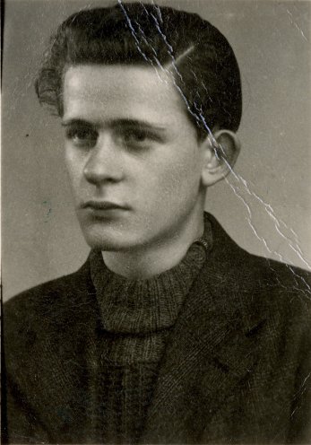 Porträt des Oberschülers Ludwig Hayne. Er wird von einem sowjetischen Militärtribunal in Weimar am 21. Februar 1951 zum Tode verurteilt und am 28. April 1951 in Moskau hingerichtet. Er wird nur 19 Jahre alt. Quelle: Robert-Havemann-Gesellschaft