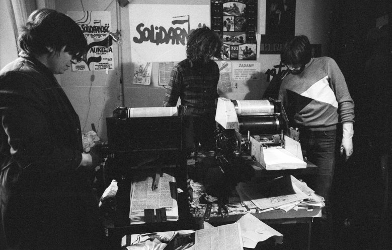 In der Nacht vom 12. auf den 13. Dezember 1981 kommt es in Polen zu einem Militärputsch des Generals Wojciech Jaruzelski. Das Kriegsrecht wird ausgerufen, die Solidarnosc verboten und ihre führenden Köpfe verhaftet. Im Bild: Aktivisten der Solidarnosc...