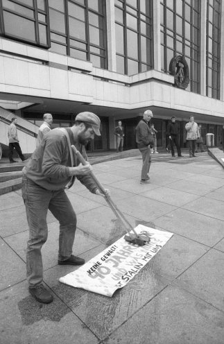 Für Reformen und Demokratie: Großes Finale am 4. November 1989 auf dem Alexanderplatz in Ost-Berlin. Quelle: Robert-Havemann-Gesellschaft/Andreas Kämper/RHG_Fo_AnKae_236