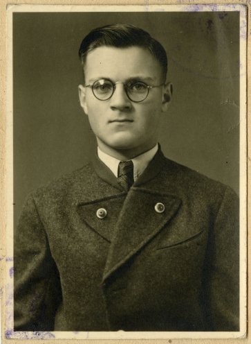 Porträt des 17-jährigen Roland Bude 1943. Quelle: Robert-Havemann-Gesellschaft
