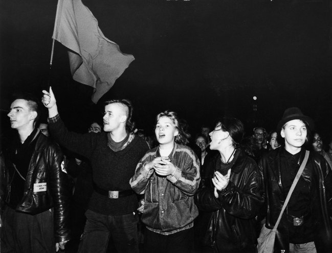 Frank Ebert mit seinen Freunden auf der Demonstration am 24. Oktober 1989 in Berlin. Quelle: Robert-Havemann-Gesellschaft/Siegbert Schefke