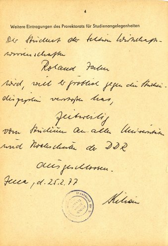 „Weil er gröblich gegen die Studiendisziplin verstoßen hat“: Studienbuch von Roland Jahn mit dem Vermerk über die Exmatrikulation (1977). Quelle: Robert-Havemann-Gesellschaft / RHG_Fo_HAB_14895