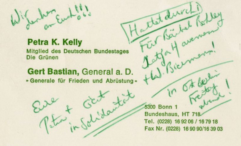 Die beiden Bundestagsabgeordneten der Grünen Petra Kelly und Gert Bastian setzen sich in den 1980er Jahren stark für die DDR-Bürgerrechtsbewegung ein. Auch nach dem Fall der Mauer unterstützen sie die Bürgerrechtsgruppen. Vor ihrem Besuch in der...