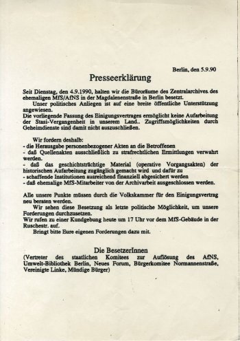 In einer Presseerklärung vom 5. September 1990 legen die Besetzerinnen und Besetzer der ehemaligen Stasi-Zentrale ihre Forderungen dar. Quelle: Robert-Havemann-Gesellschaft