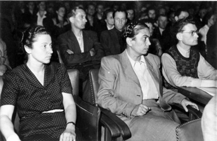 Nahezu alle Waldheimer Prozesse finden im Geheimen statt. Nur bei zehn Verhandlungen im Juni 1950 ist ein sorgfältig ausgewähltes Publikum zugelassen. Das Bild zeigt den Zuhörerraum während der Verhandlung vom 20. Juni 1950 im Rathaussaal Waldheim/Sachsen....