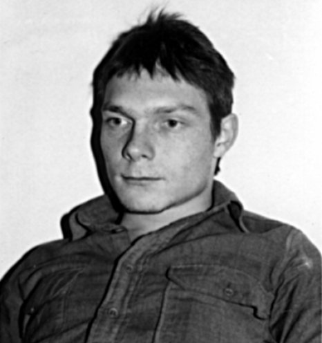 Die langen Haare sind vorerst ab. Matthias Domaschk einen Tag vor seiner Einberufung zur NVA (2. November 1977).