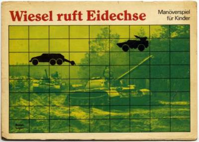 Bastelbögen und Ausmalhefte mit militärischen Charakter gehören in den Kindergärten und Grundschulen zum Alltag. Im Bild: Bastelbogen „Wiesel ruft Eidechse“, Manöverspiel für Kinder (1981).