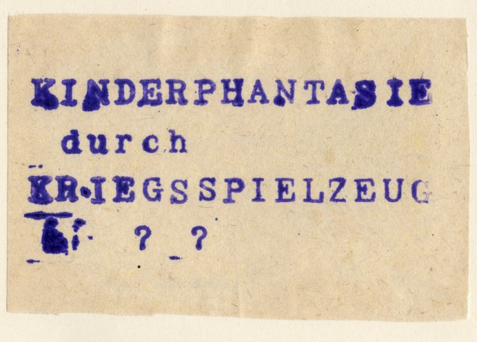 Protest gegen die zunehmende Militarisierung des Alltags in der DDR. Das Flugblatt wurde mit einem handelsüblichen Kinder-Stempelkasten hergestellt. Quelle: BStU, MfS, Ast. Berlin, Abt. XX 2987