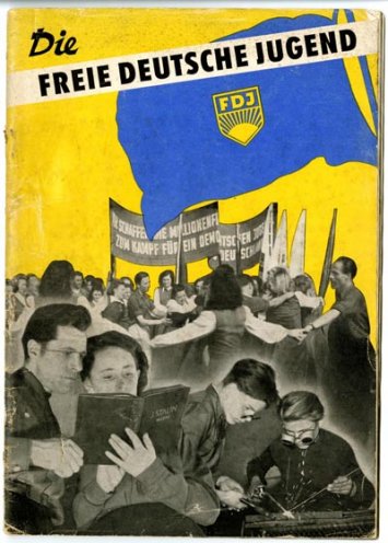 Die FDJ ist bald kein überparteilicher, demokratischer Jugendverband mehr. Das zeigen auch die Schulungsmaterialien. Unter dem Banner des Jugendverbands wirbt der Zentralrat der FDJ für das Studium der Schriften Stalins, des „genialen Lehrers der...