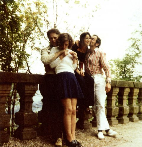 Gerd Resag und Michael Gartenschläger mit ihren Freundinnen in der Bundesrepublik 1972. Gesundheitlich stark angegriffen, wird Gartenschläger 1971 von der Bundesrepublik freigekauft. Quelle: Gerd Resag