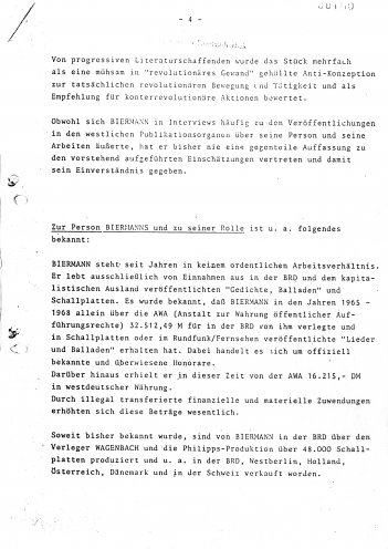Von langer Hand vorbereitet: Schon 1971 plant die Staatssicherheit die Ausbürgerung Wolf Biermanns. Stasi-Minister Erich Mielke persönlich unterzeichnet die Anweisung, und Parteichef Honecker genehmigt den Plan auf der ersten Seite handschriftlich mit...