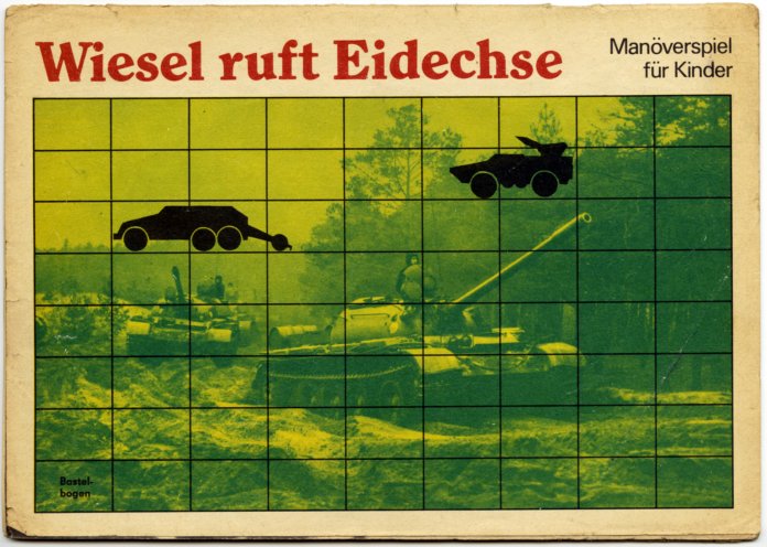 Bastelbögen und Ausmalhefte mit militärischen Charakter gehören in den Kindergärten und Grundschulen zum Alltag. Im Bild: Bastelbogen „Wiesel ruft Eidechse“, Manöverspiel für Kinder (1981). Quelle: Robert-Havemann-Gesellschaft / RHG_Fak_0054