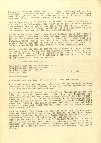 Die Gruppe in der ehemaligen Stasi-Zentrale erreicht zahlreiche Unterstützungsschreiben aus der ganzen DDR. In ihnen kommen nicht nur Solidaritätswünsche für die Aktion, sondern auch Protest zum Ausdruck. Dieser richtet sich besonders gegen Innenminister...