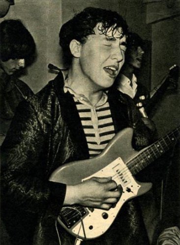 Zu den beliebten DDR-Beatgruppen in den 1960er Jahren gehört die Band Diana-Schau-Quartett. Sie ist bekannt für ihre action geladene Show und den harten Rhythm 'n' Blues. Sie spielt Titel der Rolling Stones, der Animals und der Kinks. Im Bild: Frontmann...