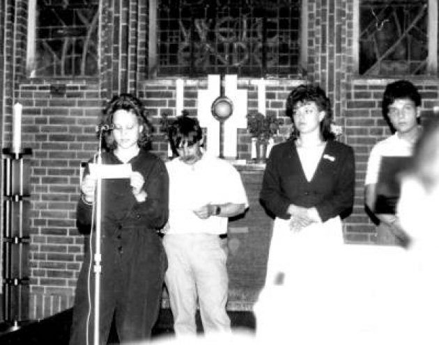 Die Reisegruppe 88 bei einem thematischen Gottesdienst „Macht und Ohnmacht“ in der Bekenntniskirche Berlin-Treptow. V.l.n.r.: Daniela Hanus, Wolfgang Jäger, Katrin May, Dieter Brocke. Foto: Barbara Hanus;